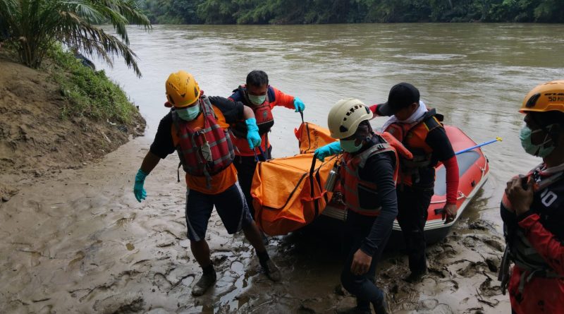 Mayat Petani Gambir Hanyut Di Nagari Sialang 50 Kota Ditemukan  Pada Hari Ke 4