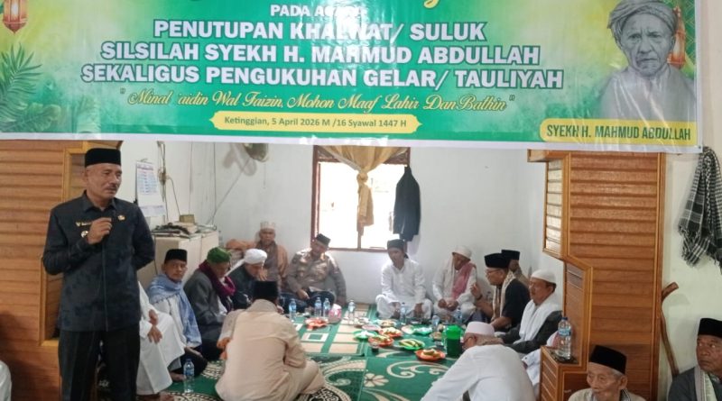Jajaran Pejabat Hadiri Penutupan Suluk Silsilah Syekh H. Mahmud Abdullah di Lima Puluh Kota. Jajaran Pejabat Hadiri Penutupan Suluk Silsilah Syekh H. Mahmud Abdullah di Lima Puluh Kota.